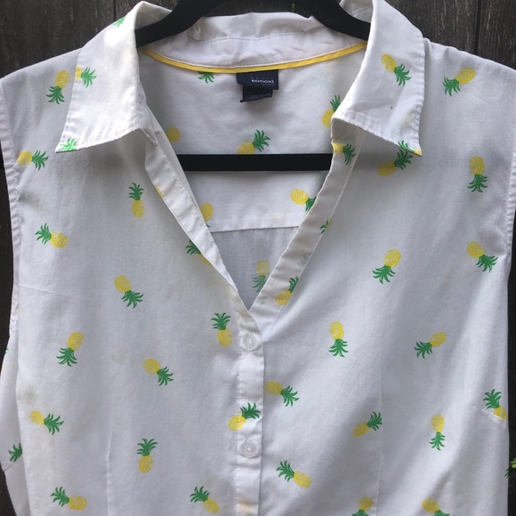 Pineapple Print Sleeveless ButtonUp Blouse 1X - Picture 3 of 5